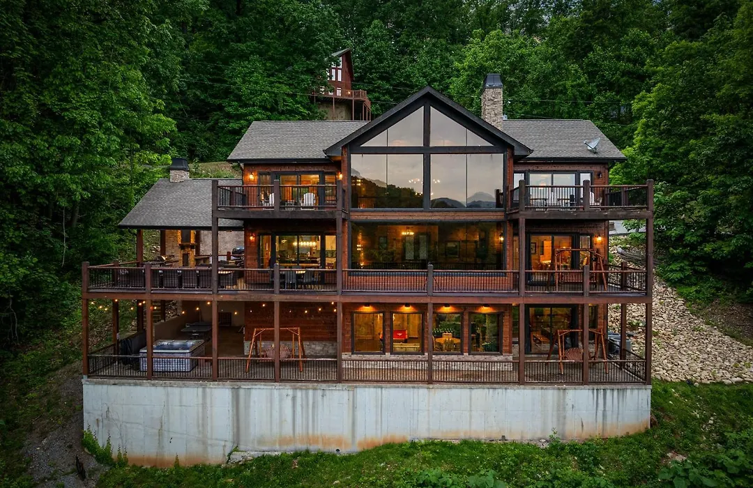 Black Bears & Biscuits Lodge By American Patriot Getaways-1